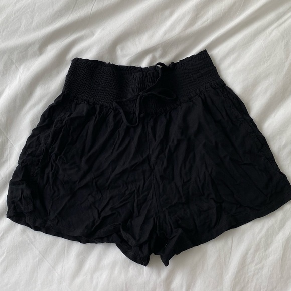 Abercrombie | soft shorts | Black | drapey pull on shorts | XS - Picture 5 of 6
